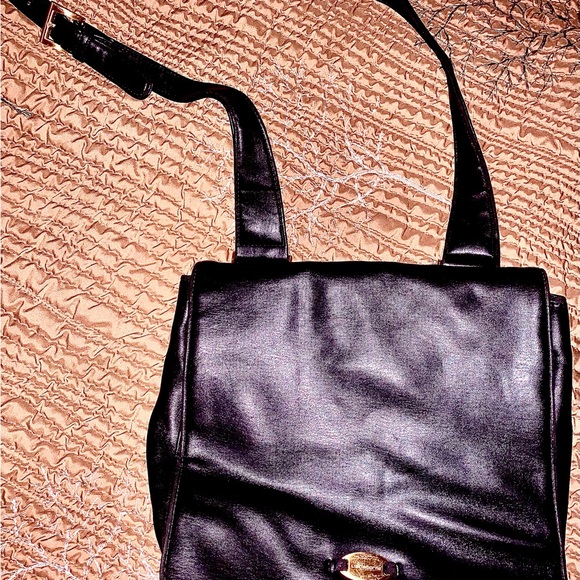 Vintage Liz Claiborne Black Crossbody 5 Compartments Comfy Adjustable Straps - Picture 4 of 16